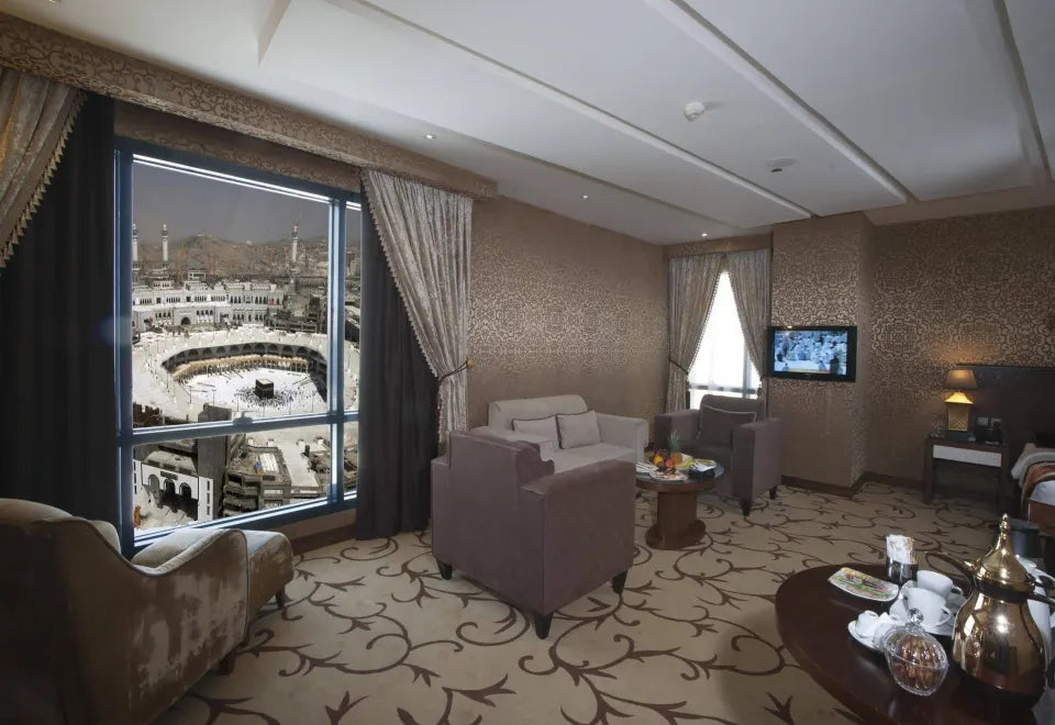 Clock Towers โ Al Safwah Towers 4